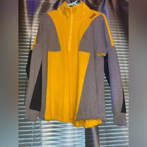 Selling because it’s too big for me. Absolutely love this top. Perfect for fall!